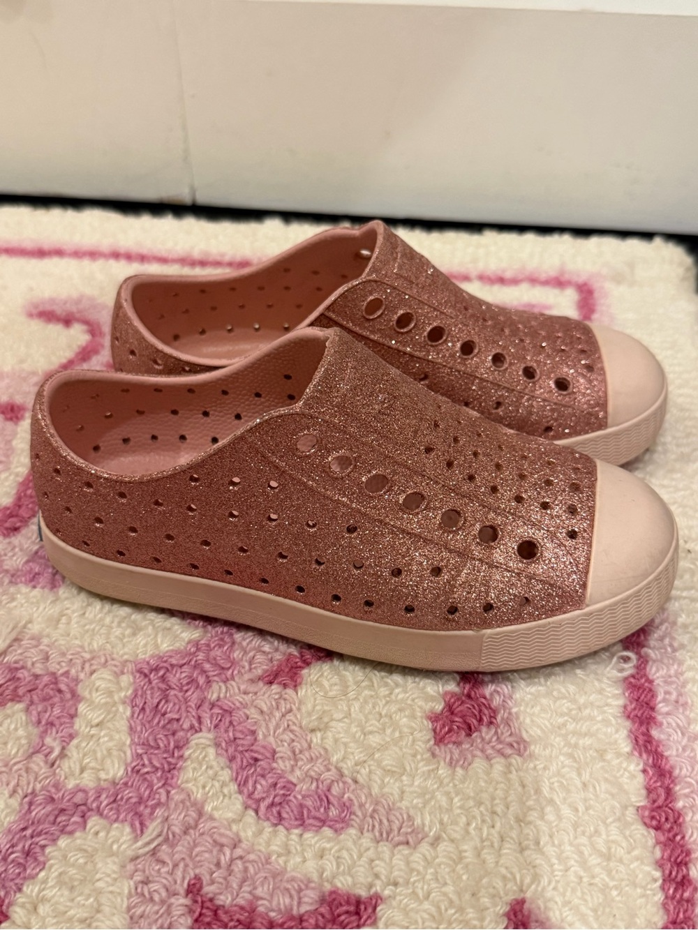 Native Kids Glitter Slip-On Sneakers - Rose Pink